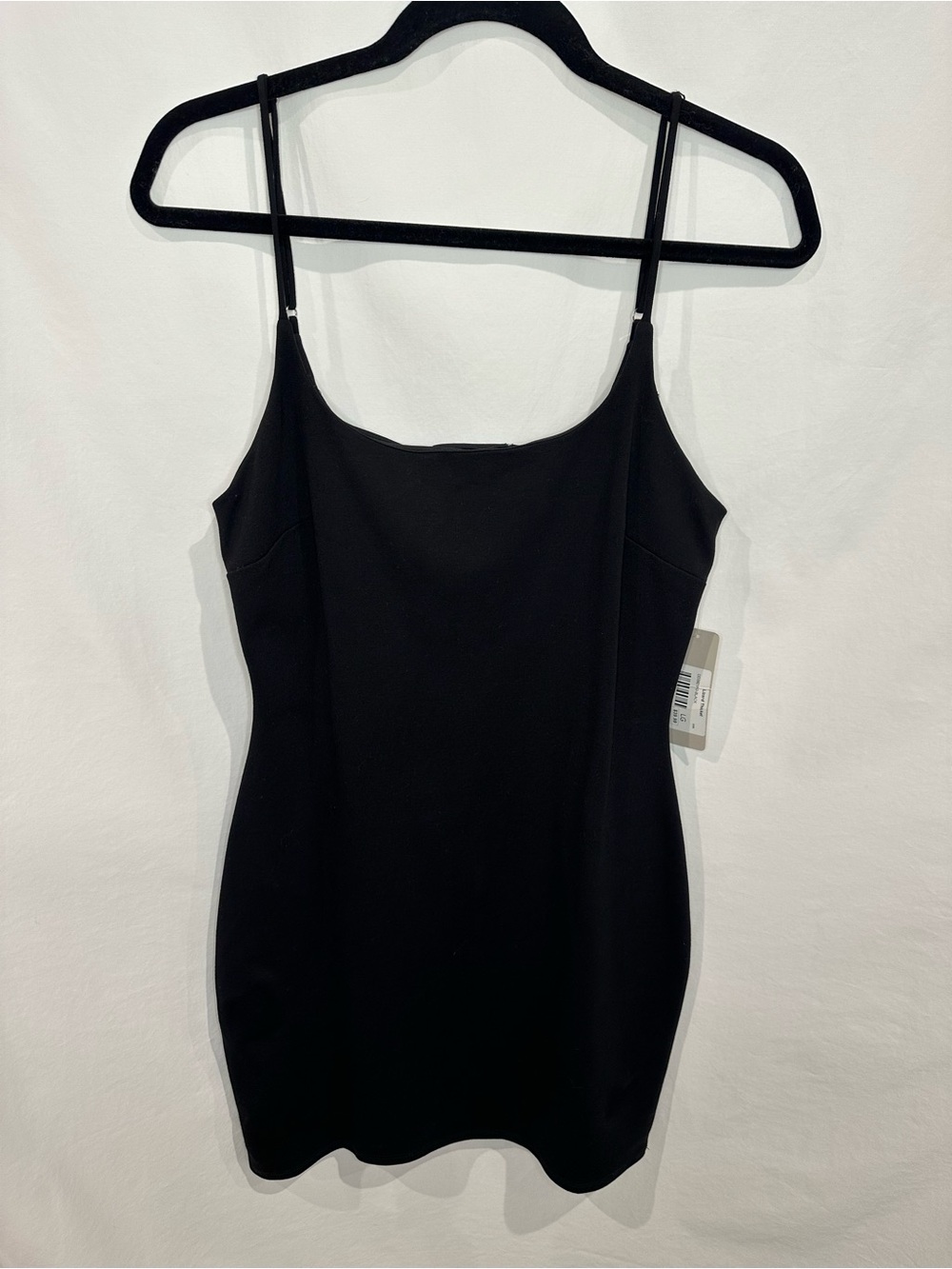 Anna Grace Black Slim Fit Spaghetti Strap Cami